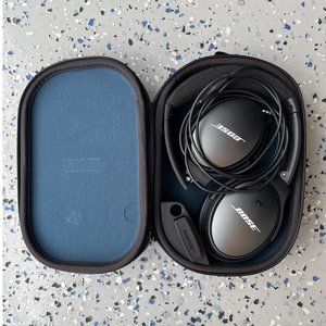 Bose QuietComfort 25 Acoustic Noise Cancelling Headphones for Apple WIRED 3.5mm